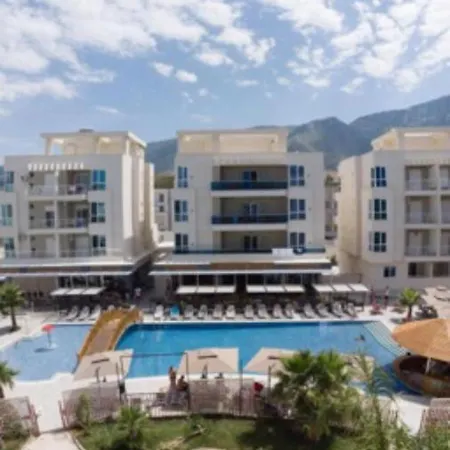 Apartament Lea 2 Bedroom Apartment *